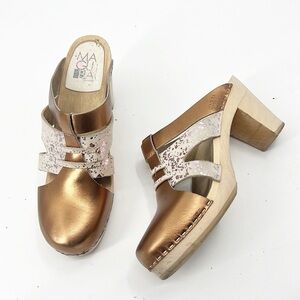 Maguba "Paris" Clogs Gold Leather size 12